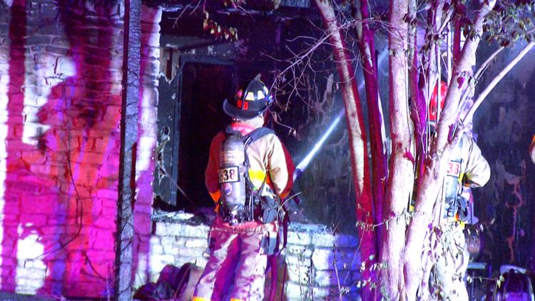One person dies, another person and a dog rescued from Blakeley Drive house fire — KENS 5 (San Antonio), Plano Health news