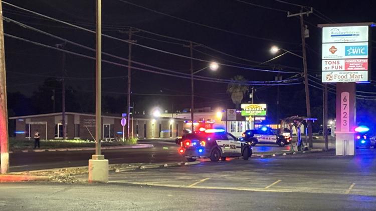 Pedestrian rushed to hospital on south side after being hit by car, SAFD says — KENS 5 (San Antonio), Plano Health news