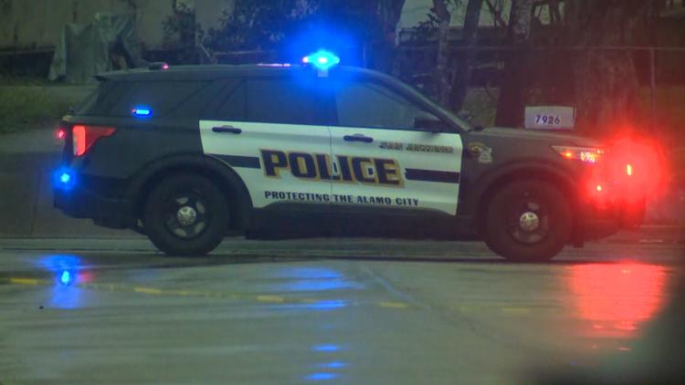 Driver arrested on DWI charge after running red light and crashing into car, police say — KENS 5 (San Antonio), Plano Health news