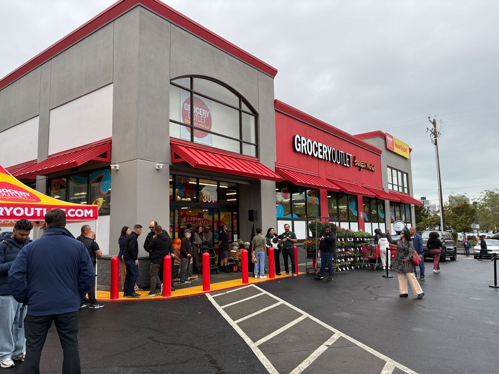 New Grocery Outlet opens in Oakland’s Eastlake neighborhood — The Oaklandside, Plano Business news