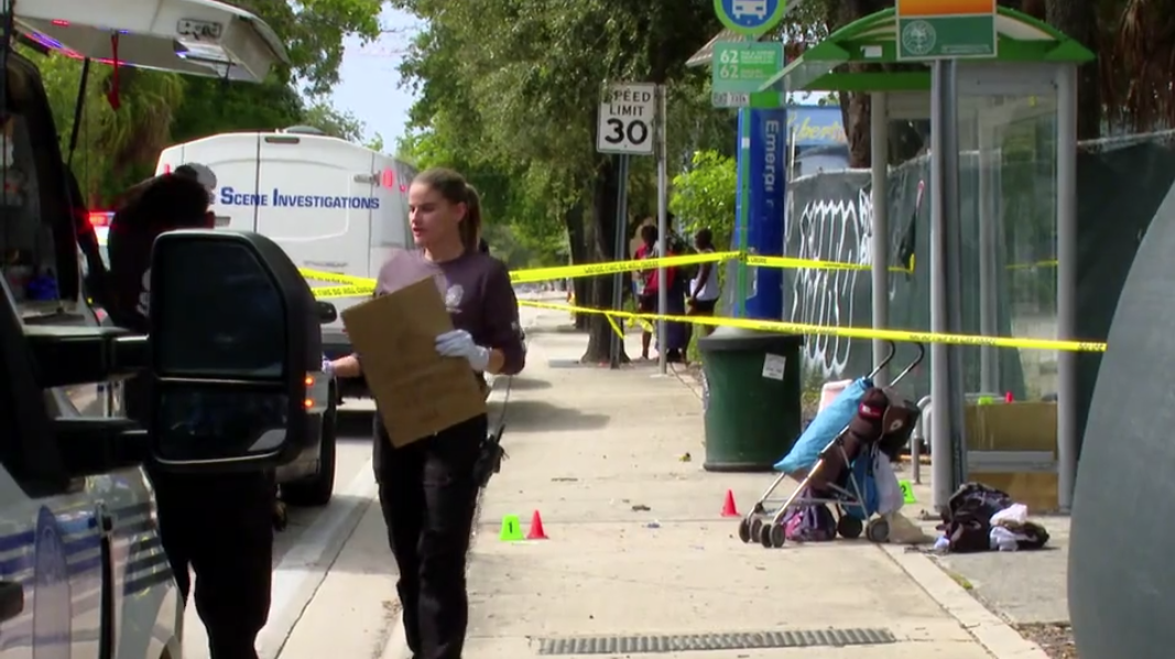 Attacker, victim injured in stabbing at Miami bus stop — WSVN 7 Miami-Dade, Plano Community news