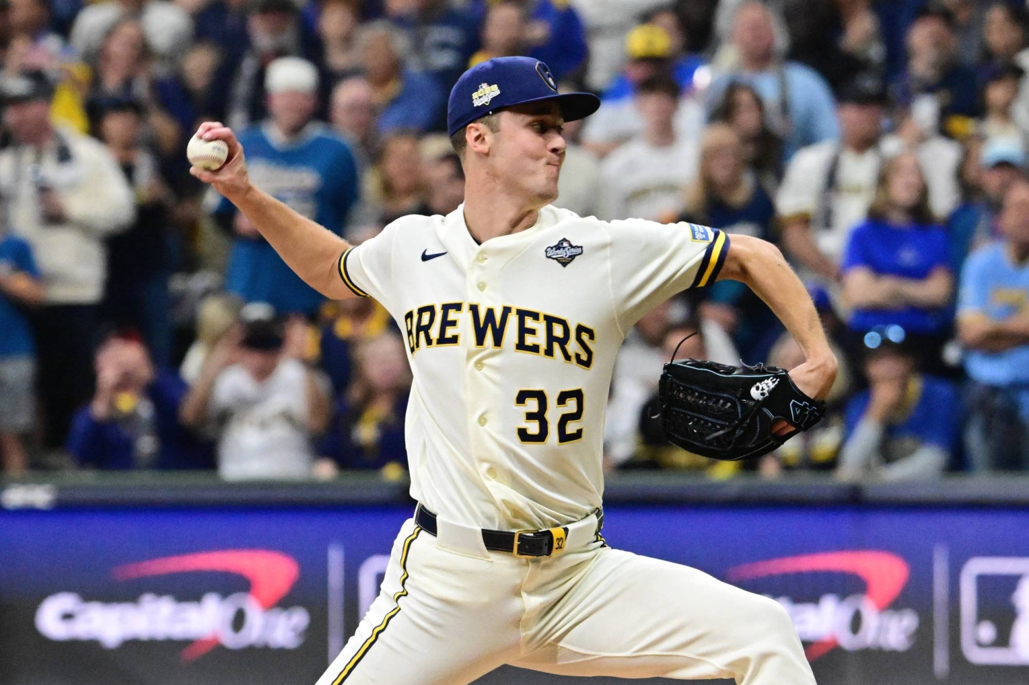  Brewers hold on in ninth to edge Rays in Game 1 of World Series  — Japan Times, Plano Sports news